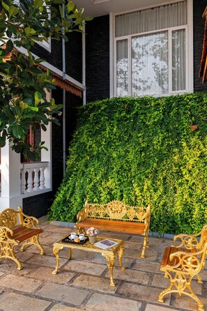 Terrace/patio - Vintage Retreat by ELIVAAS 5BHK Villa (Aluva)