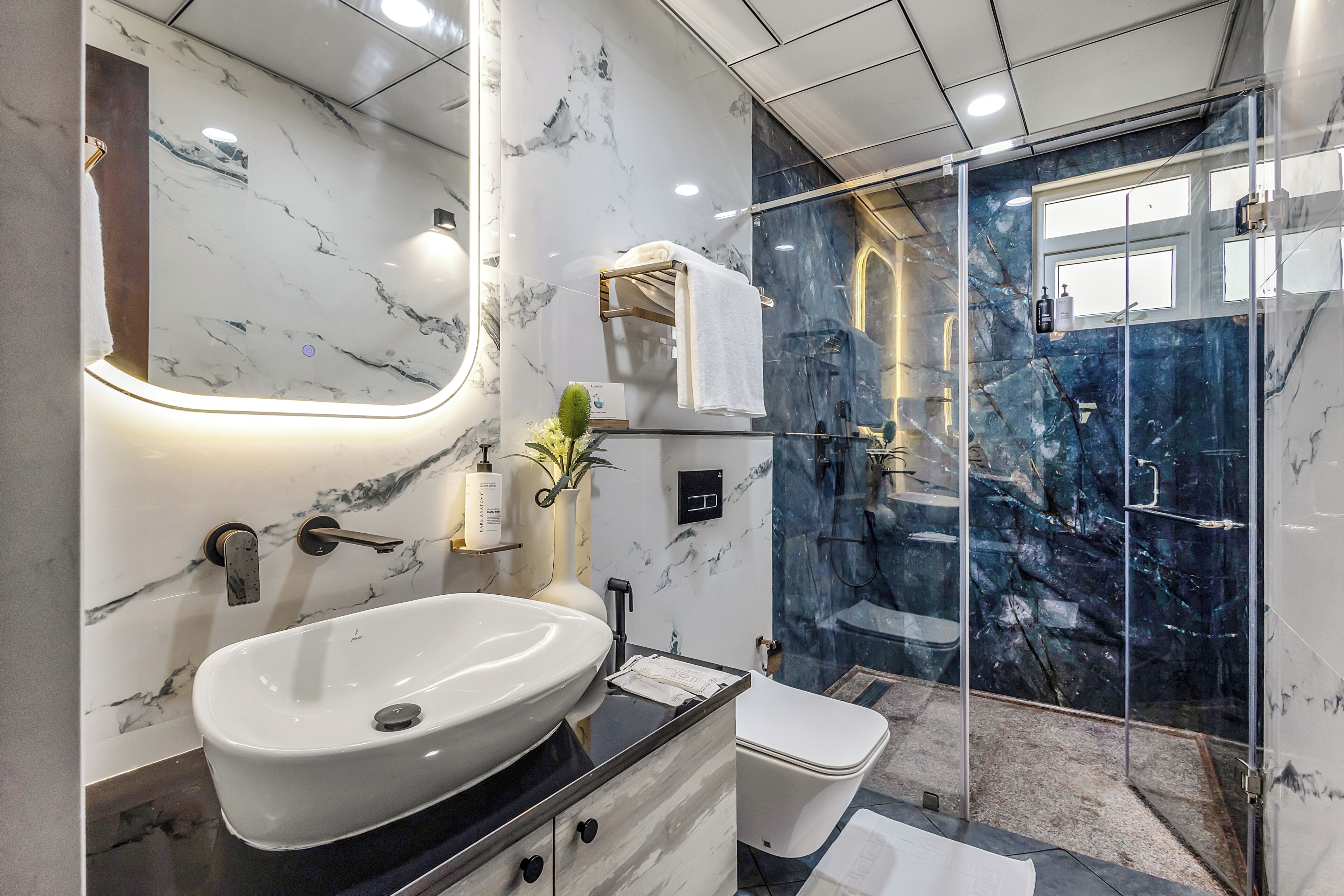 Deluxe Villa | Bathroom