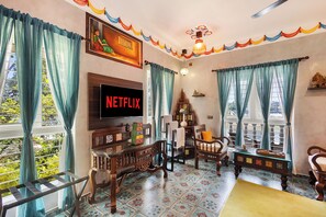 Deluxe Villa | Interior - Vintage Retreat by ELIVAAS 5BHK Villa (Malayattoor)