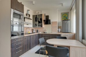 Comfort Studio, Bay View | Private kitchen - Nadmorski by Grand Apartments (Sopot)