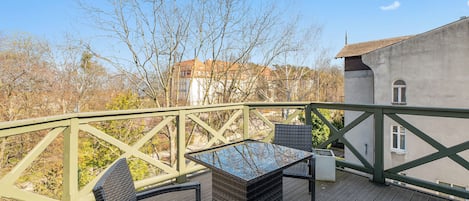 Estudio Confort, vista a la bahía | Restaurante al aire libre