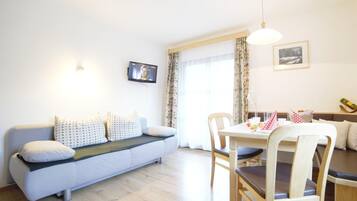Classic-Apartment, 1 Schlafzimmer | Wohnzimmer