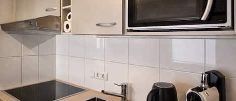 Classic Apartment, 2 Bedrooms | Private kitchen | Fridge, microwave, oven, dishwasher