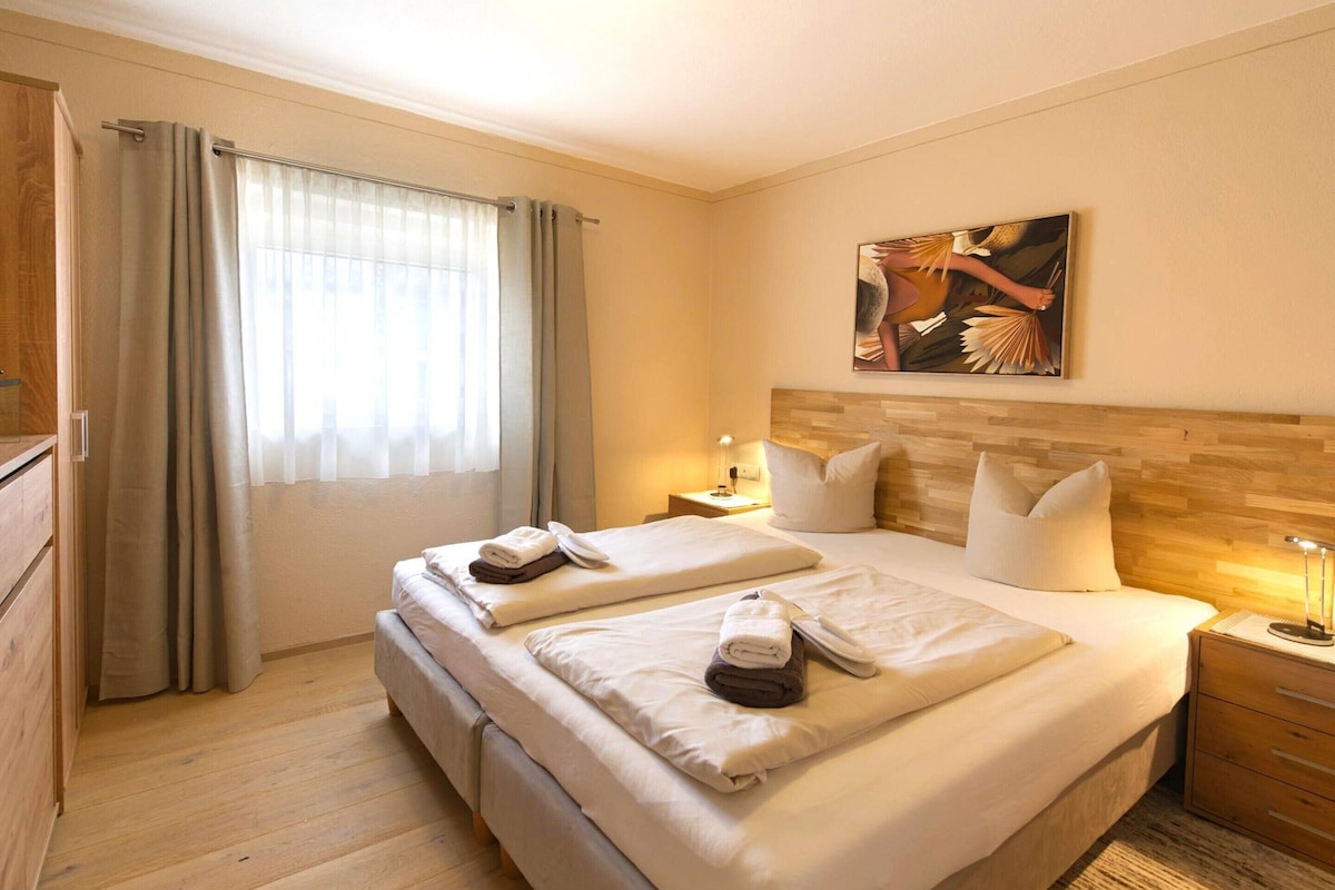 Comfort Apartment, 2 Bedrooms | 5 bilik tidur, dilengkapkan perabot secara berasingan, cadar katil 