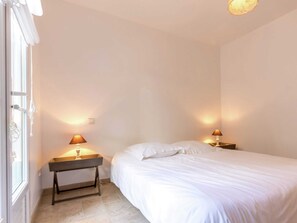 Apartament Comfort, 3 dormitoris | 5 dormitoris, mobiliari individual i roba de llit 