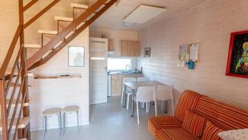 Classic Mobile Home, 3 Bedrooms | Ruang tamu