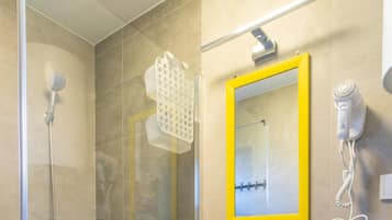 Comfort House, 3 Bedrooms | Bathroom | Shower