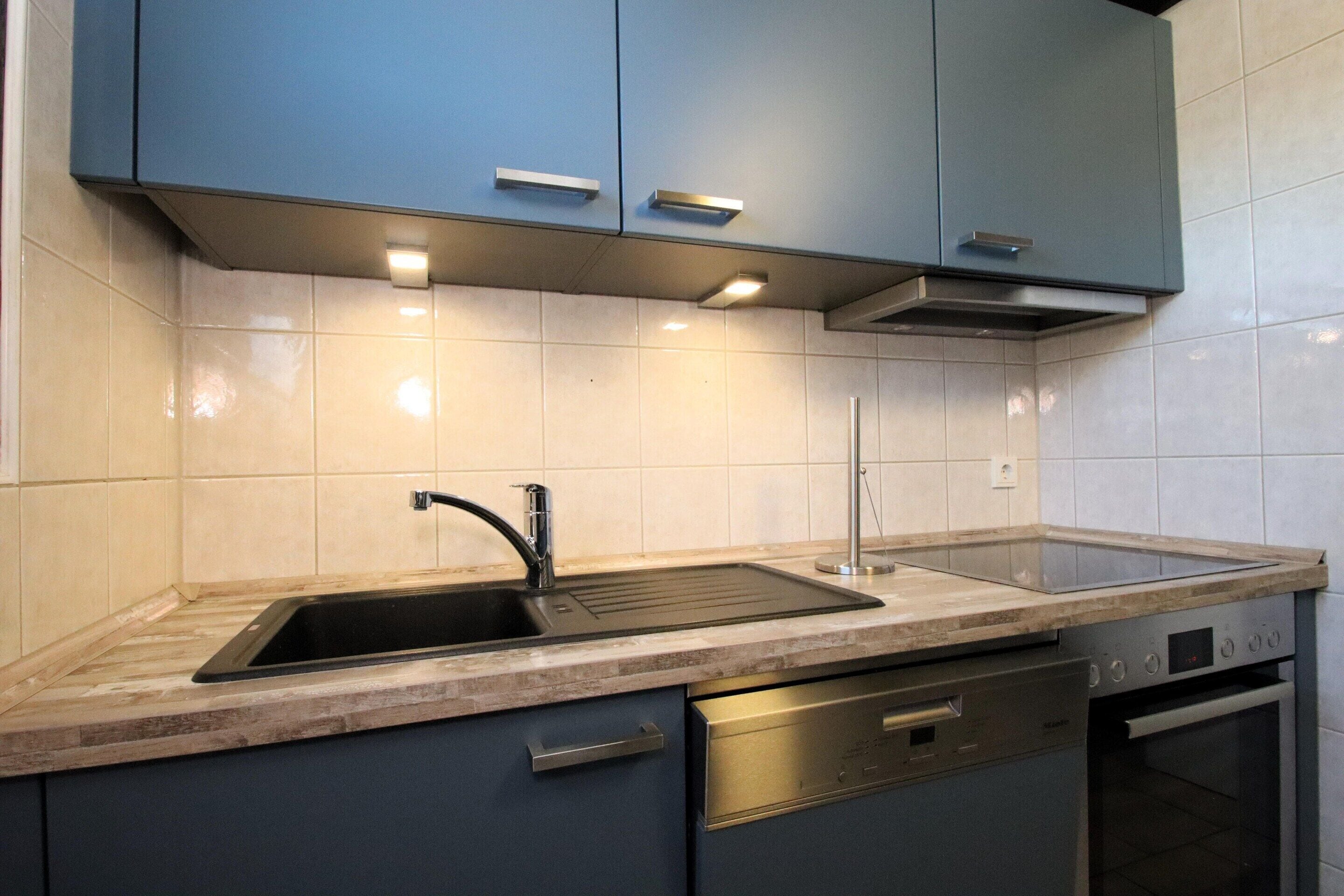 Deluxe House, 2 Bedrooms | Private kitchen | Fridge, microwave, oven, dishwasher