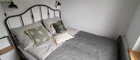 9 bedrooms, individually furnished, bed sheets