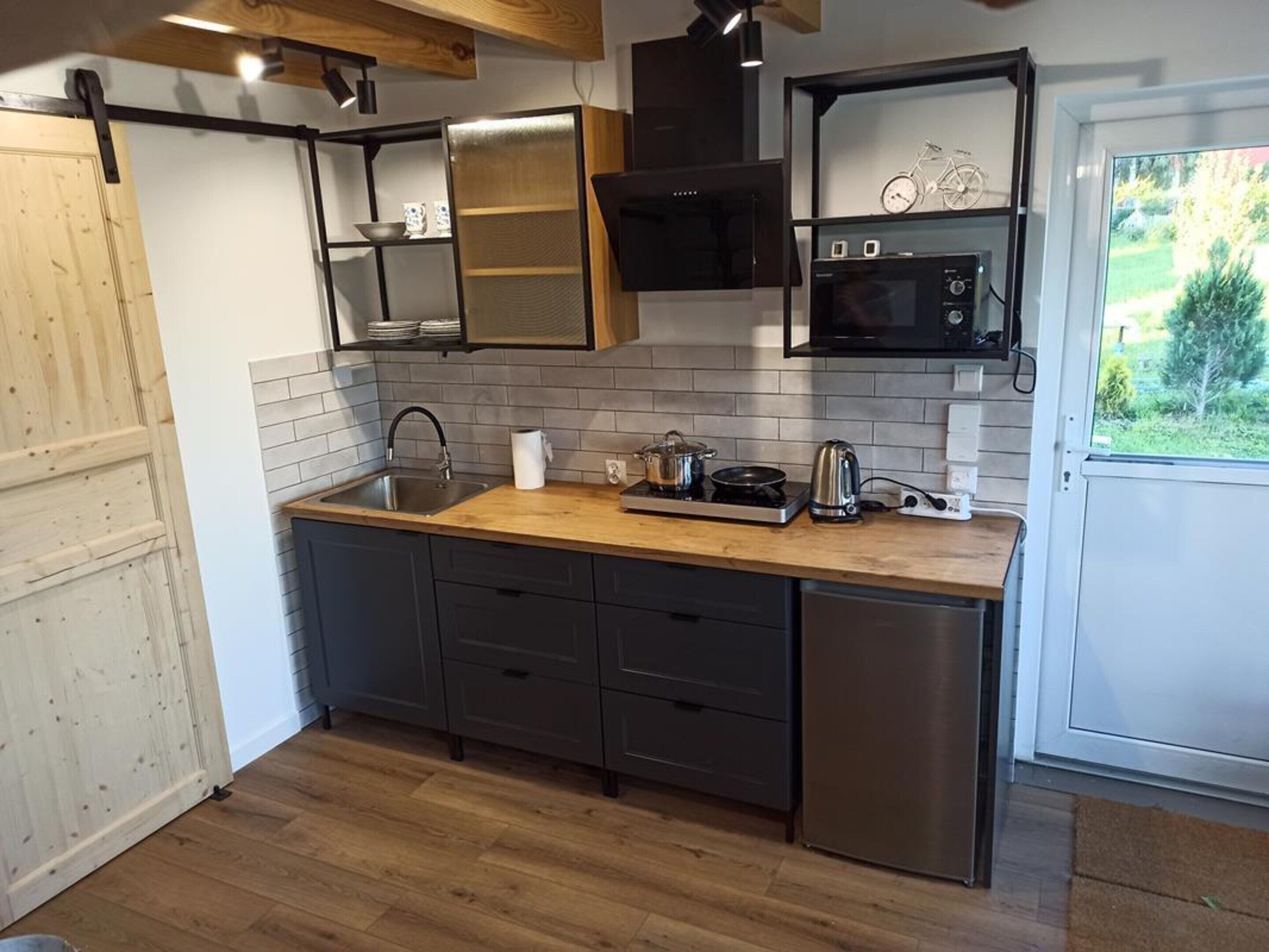 Coffee/tea maker, fridge, microwave, electric kettle