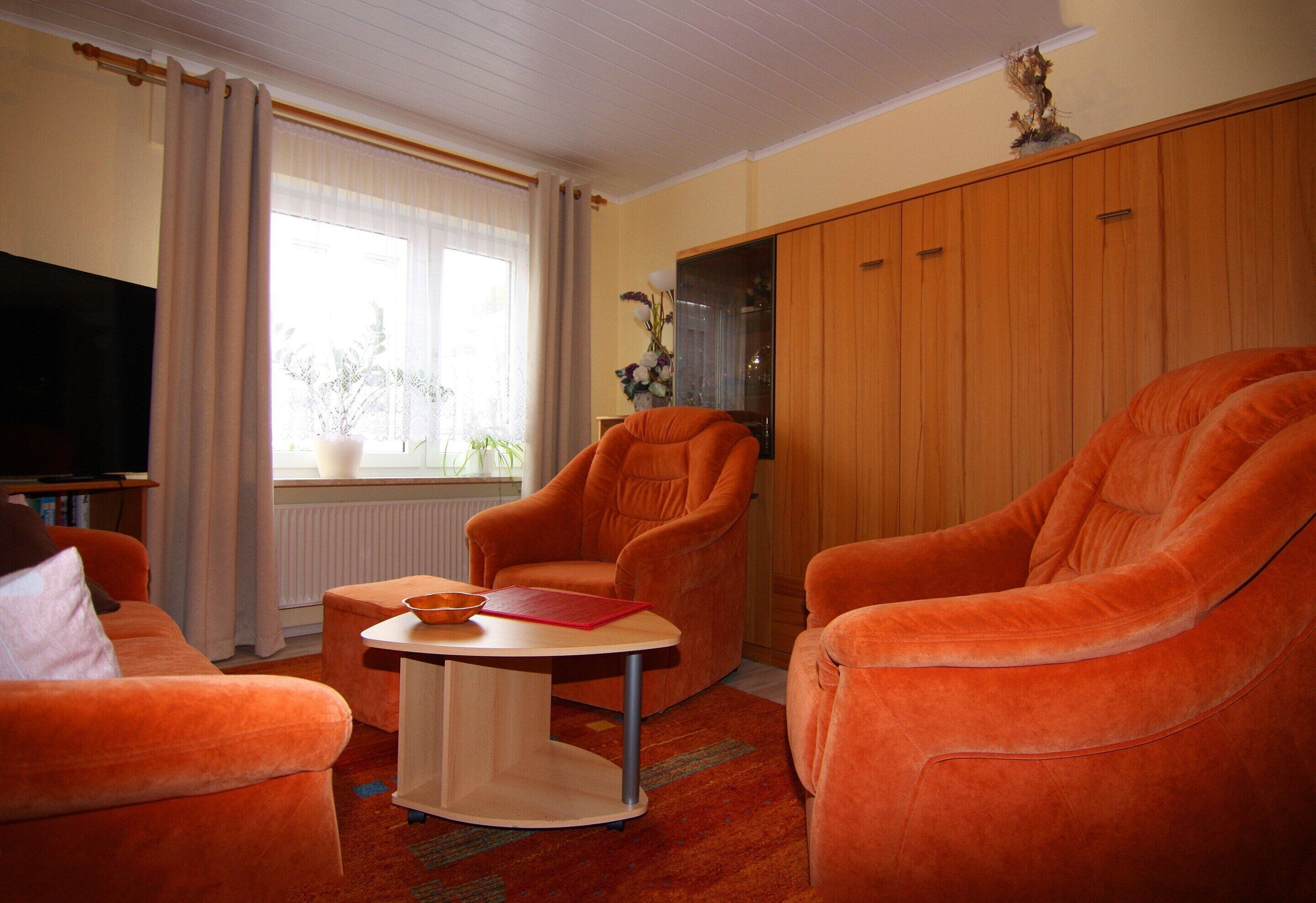 Deluxe Apartment, 3 Bedrooms | Living room