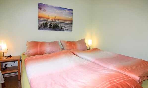Classic Apartment, 2 Bedrooms | 5 bilik tidur, dilengkapkan perabot secara berasingan 