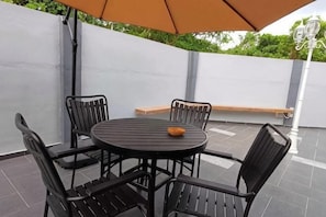 Khu ẩm thực ngoài trời