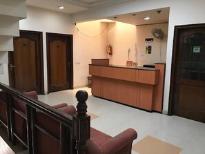 Lobby - Hotel D R International (Ambala Cantt)