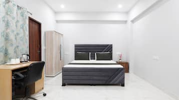 Quarto casal luxo | Roupas de cama antialérgicas, escrivaninha, quartos à prova de som