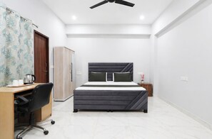 Kamar Double Deluks | Seprai antialergi, meja kerja, kedap suara, dan Wi-Fi gratis