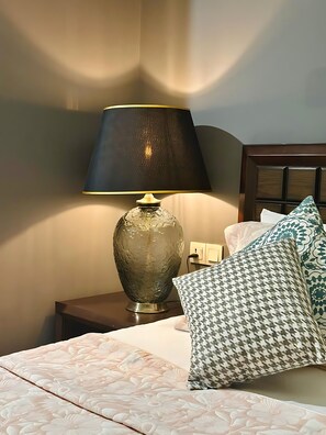 Desk, laptop workspace, blackout curtains, free WiFi - Centaurus Ultra Luxury Apartments (Islamabad)