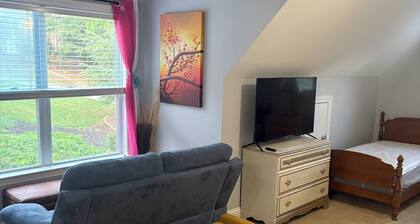 Splendidly peaceful, spacious house just far away from hustle-bustle!
