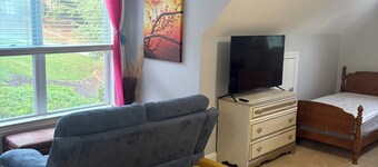 Splendidly peaceful, spacious house just far away from hustle-bustle!