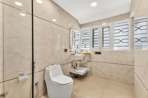 Deluxe Villa | Bathroom - ELIVAAS Crystal Farms 3BHK with Pvt Pool (New Delhi)