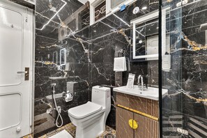 Deluxe Villa | Bathroom - ELIVAAS Crystal Farms 3BHK with Pvt Pool (New Delhi)