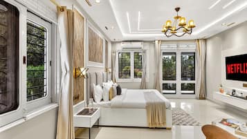 Deluxe Villa | Iron/ironing board, free WiFi