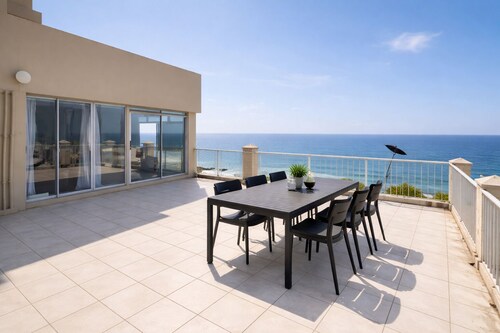3-bedroom Beach Penthouse in Ballito