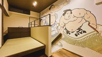 Quarto standard, para não fumantes (SUMO) | Wi-Fi de cortesia, individualmente decorados, roupa de cama