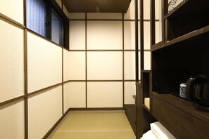 Standard Room | Interior - HAKATASUITEI (Kamigofukumachi, Hakata-ku, Fukuoka City)