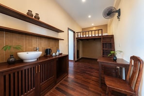 Minibar, wifi gratis y ropa de cama 