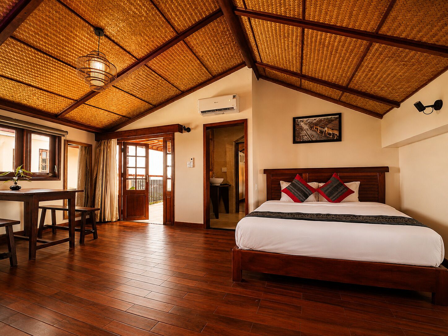 Traditional Suite, 2 Bedrooms, Garden View | Minibar, free WiFi, bed sheets