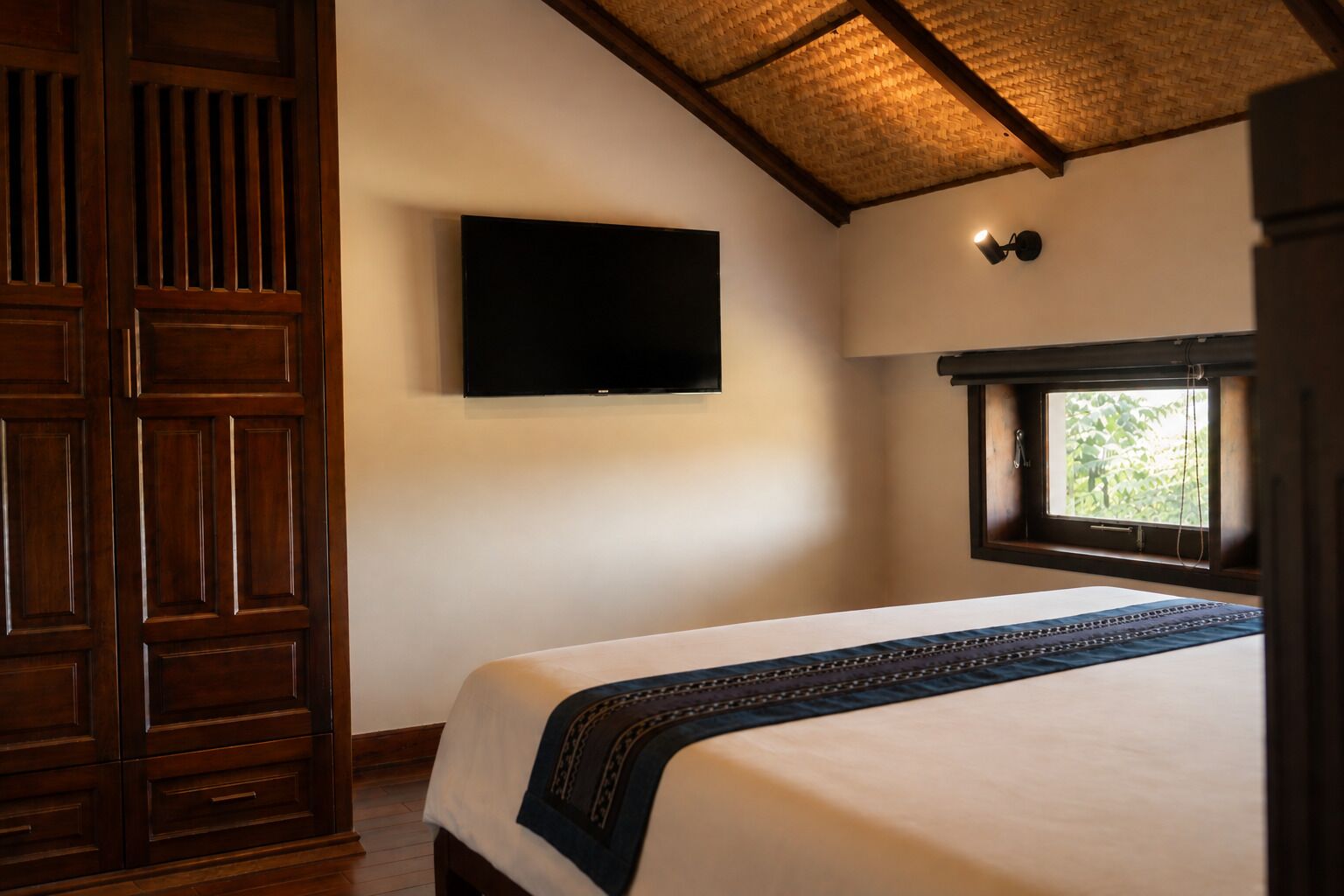 Suite tradicional, 2 habitaciones, vistas al jardín | Minibar, wifi gratis, ropa de cama