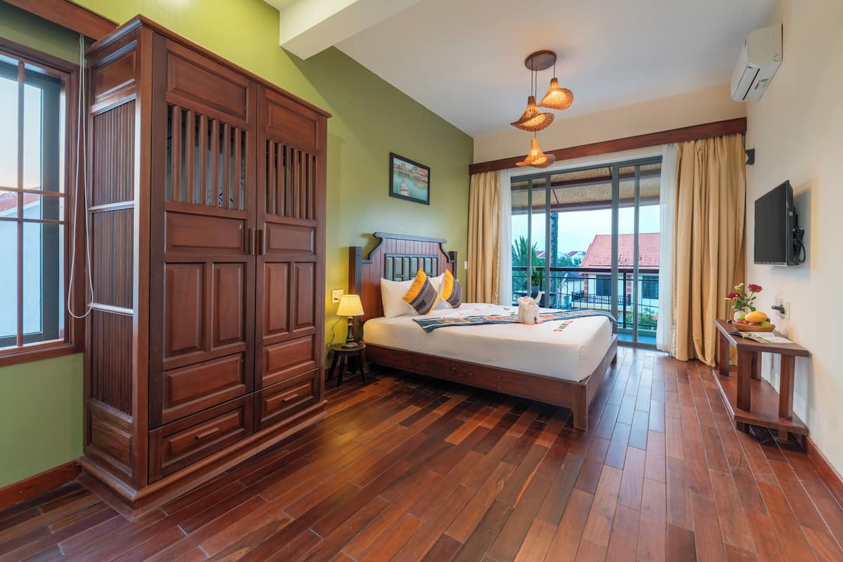 Deluxe Double Room, Balcony, City View