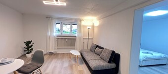Modern Refurbished Flat • Self Check-in • Parking