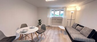Modern Refurbished Flat • Self Check-in • Parking
