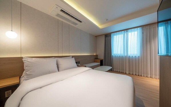 Free WiFi, bed sheets