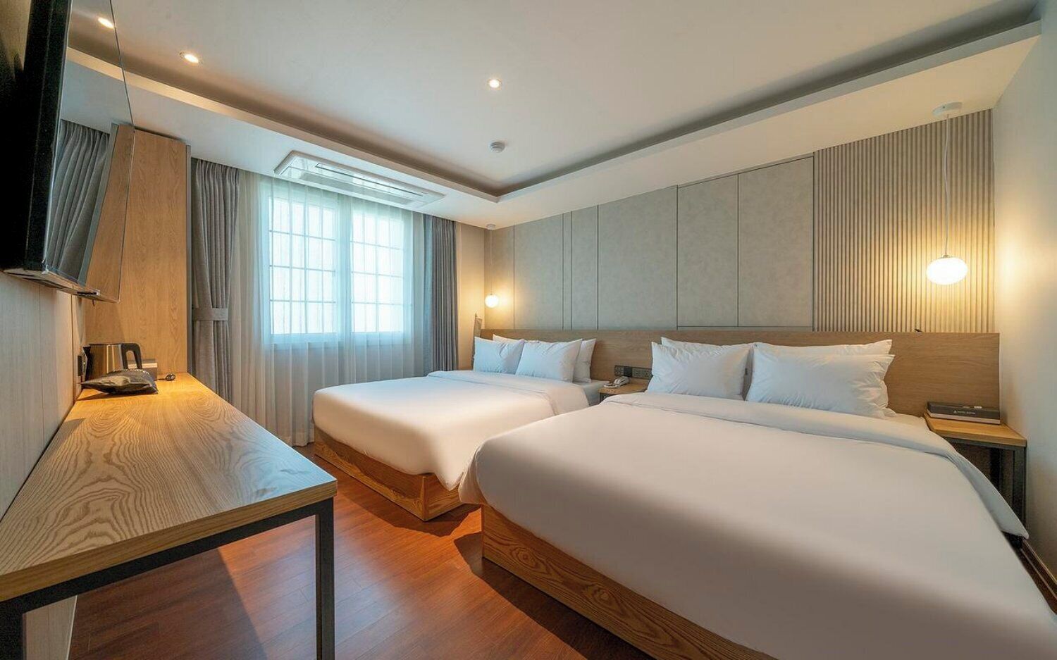 Free WiFi, bed sheets