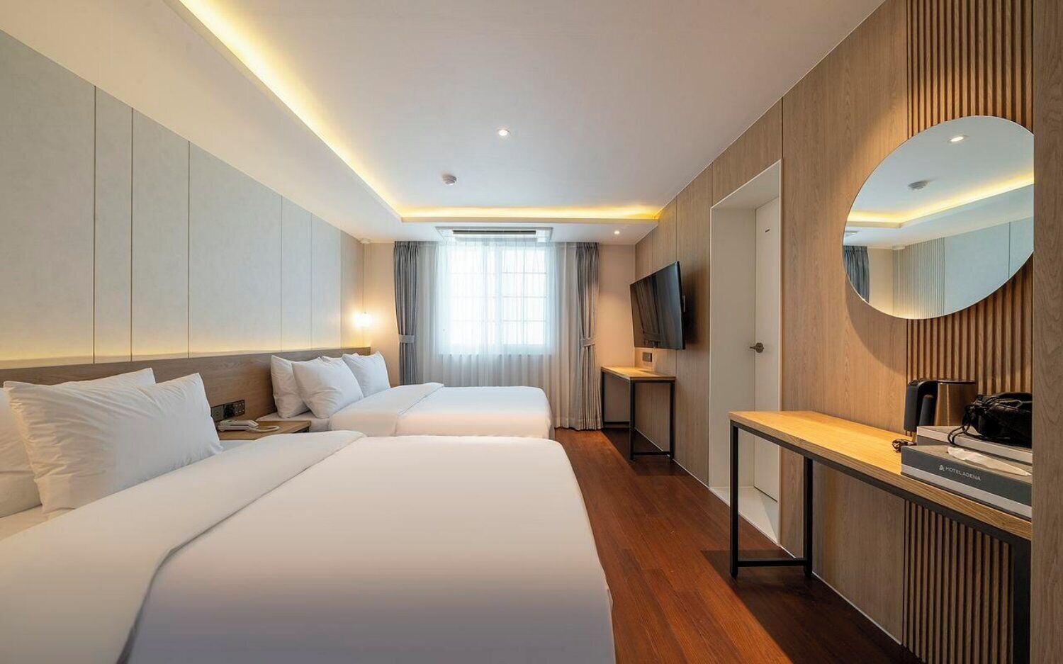 Free WiFi, bed sheets