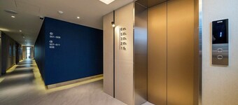 釜山龍湖洞雅典娜飯店  
