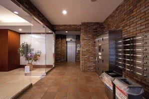 Interior - AXIA (Osaka)