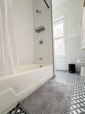 Hair dryer, bidet, towels, soap - Cozy home in 20 min to NYC FIFA Finals (Jersey City)