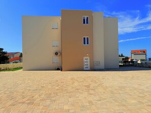Exterior - Apartment Top 1
with Garden and Whirlpool (Novalja)