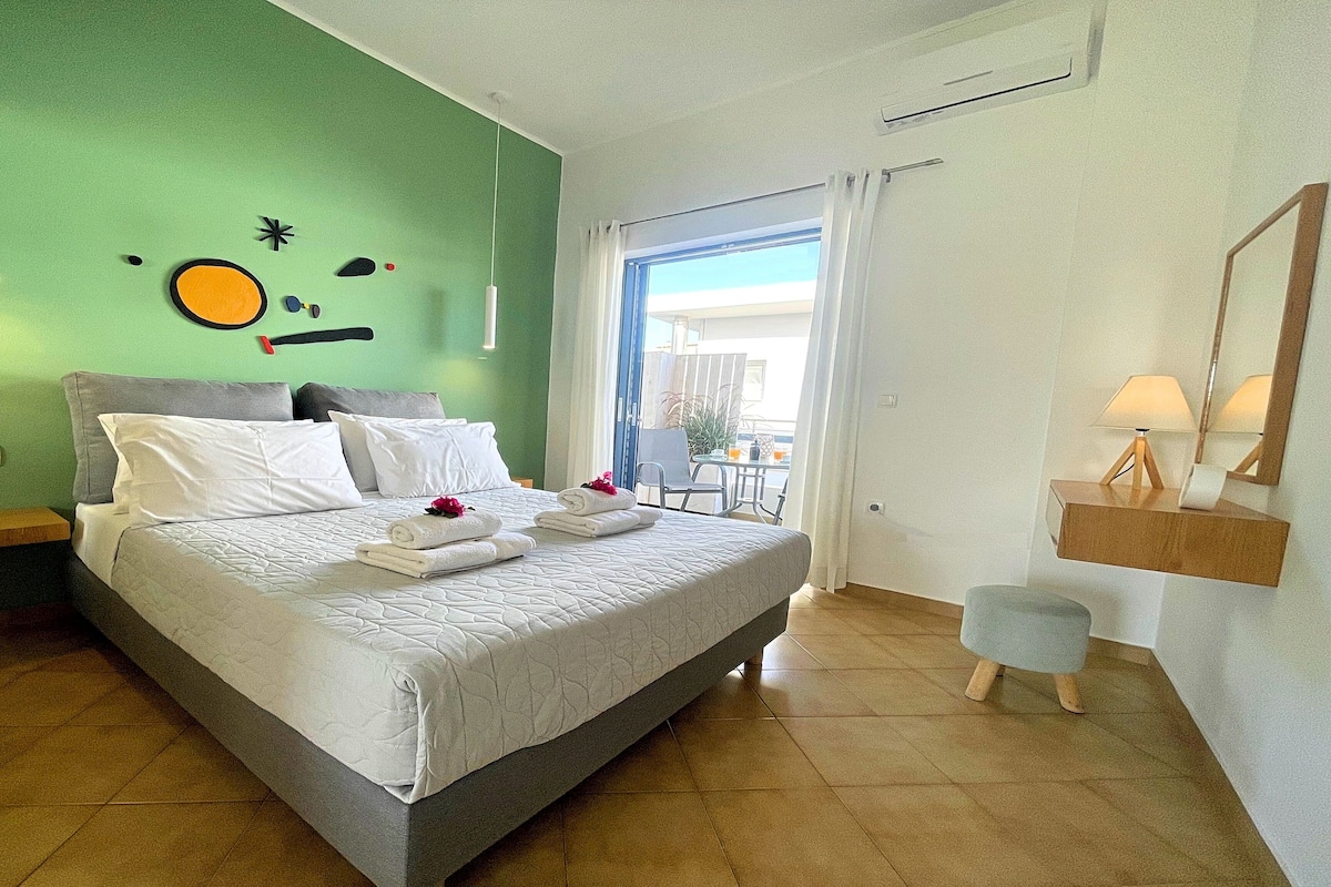 Appartement, balcon, vue ville | Coffres-forts dans les chambres, décoration personnalisée