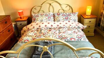 1 bedroom, desk, iron/ironing board, free WiFi
