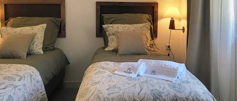 House, 3 Bedrooms, Patio