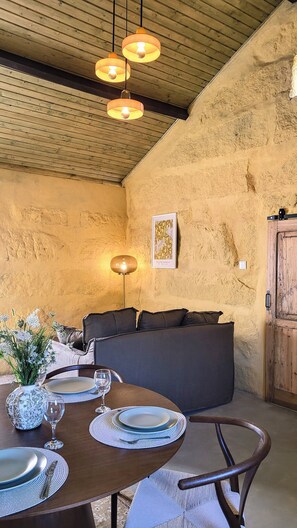 House, 3 Bedrooms, Patio | Dining room - Grandfather's House Quinta D'azenha (Marco de Canaveses)