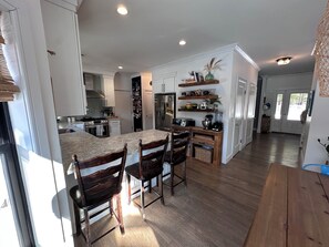 Private kitchen - East Quogue dream with outdoor turf, sport court and more (East Quogue)