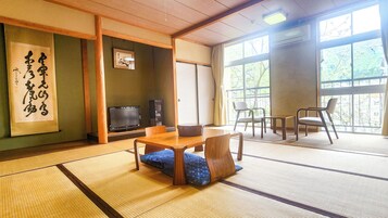 Japanese-style Room | Free WiFi