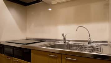 Comfort Apartment, 1 Bedroom, City View | Private kitchen | Fridge, microwave, toaster, rice cooker