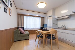 Comfort-Apartment, 1 Schlafzimmer, Stadtblick | Wohnbereich
